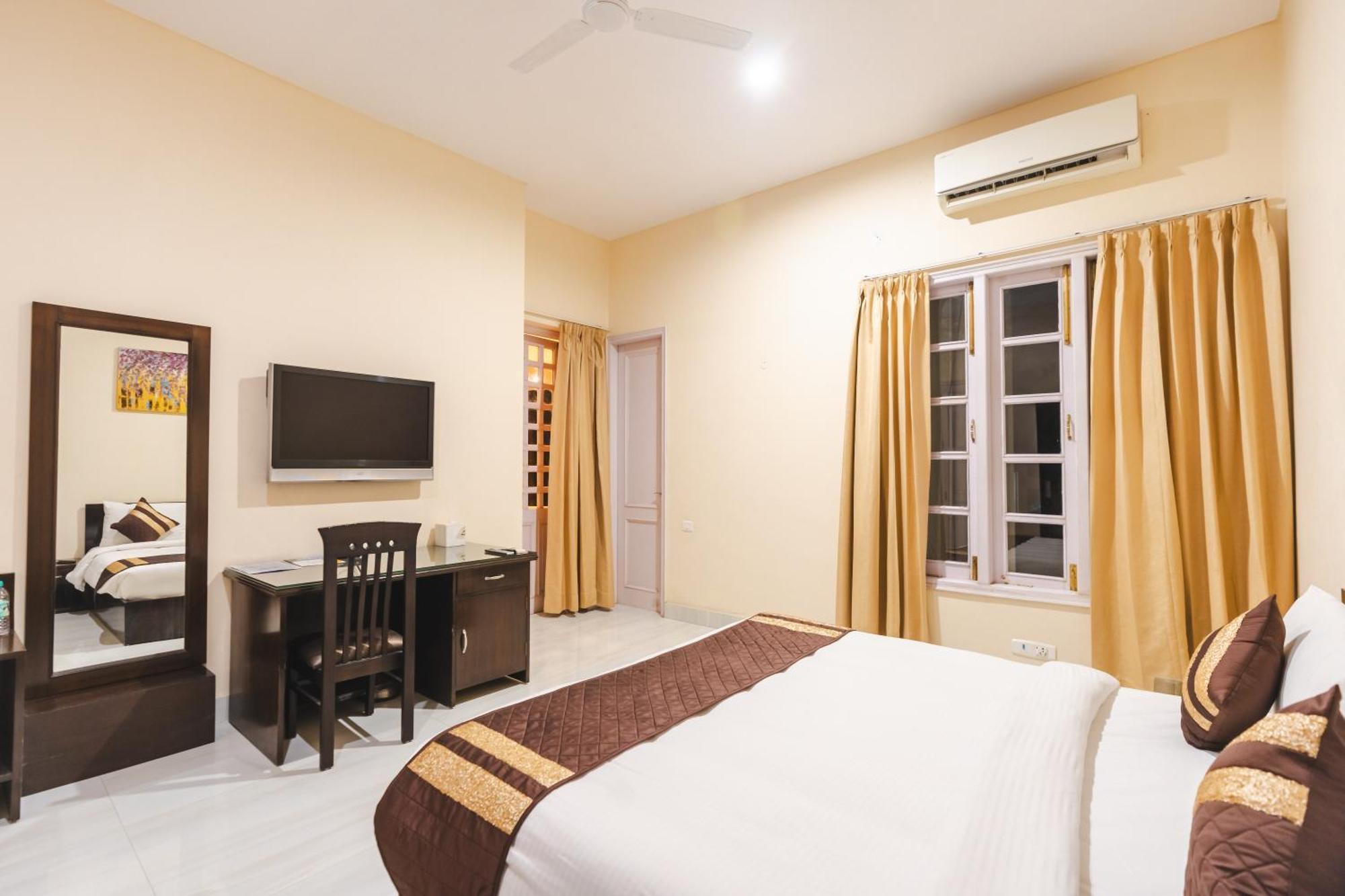Saffron Leaf W567 Hotel Dehradun Exterior photo